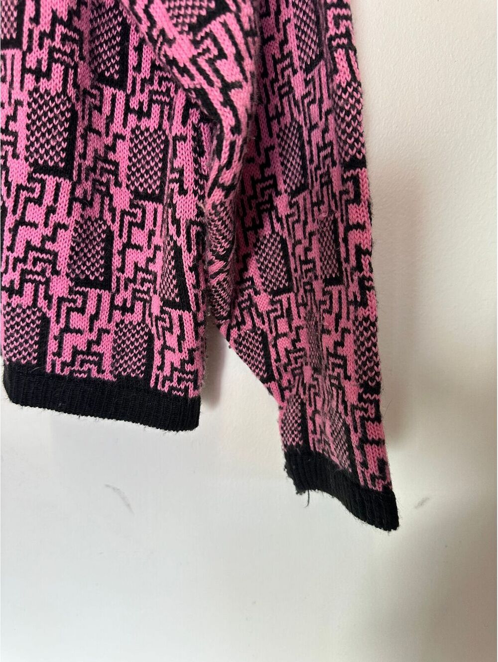 Vintage Pink/Black Sweater - Picture 4 of 6